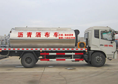 China Camión del distribuidor del asfalto de Sinotruk Dongfeng 4X2, camión de petrolero del betún de 6,7 CBM proveedor