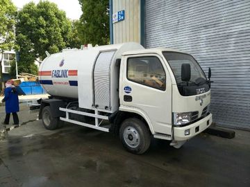 China 5M3 2,5 toneladas de camión rabicorto 5000L 2.5T CSCBOB del LPG con los cilindros de relleno del LPG proveedor