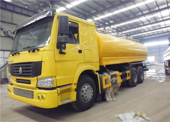 comprar El remolque del transporte del agua del policía motorizado de Sinotruk HOWO 10, 20 toneladas 20cbm riega el camión de la regadera Fabricación en línea